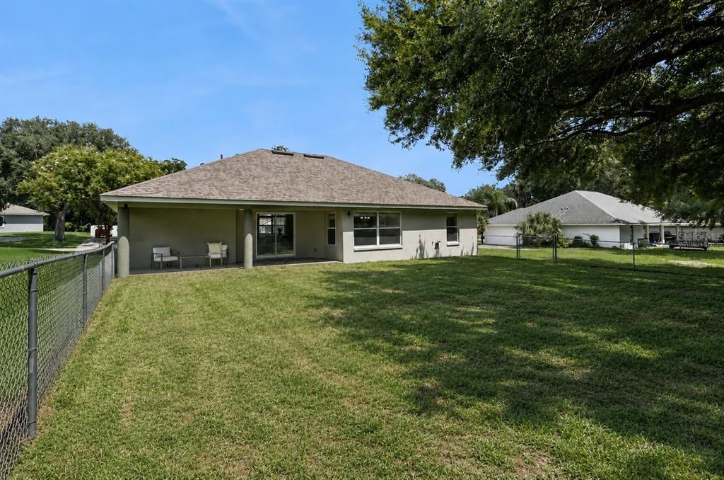 For Sale: $349,900 (3 beds, 2 baths, 1719 Square Feet)