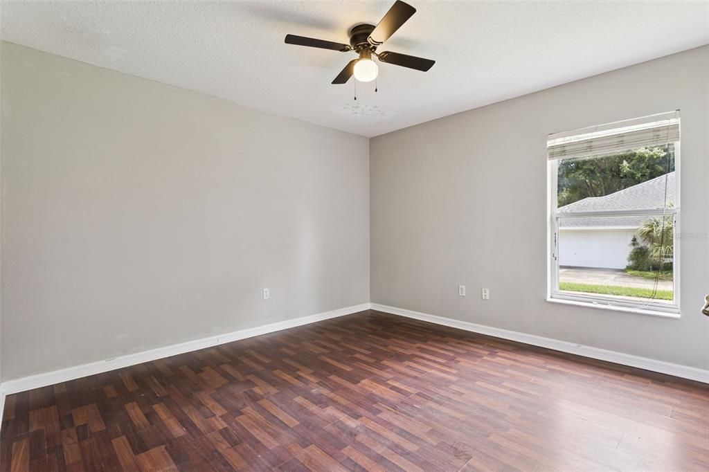 For Sale: $349,900 (3 beds, 2 baths, 1719 Square Feet)
