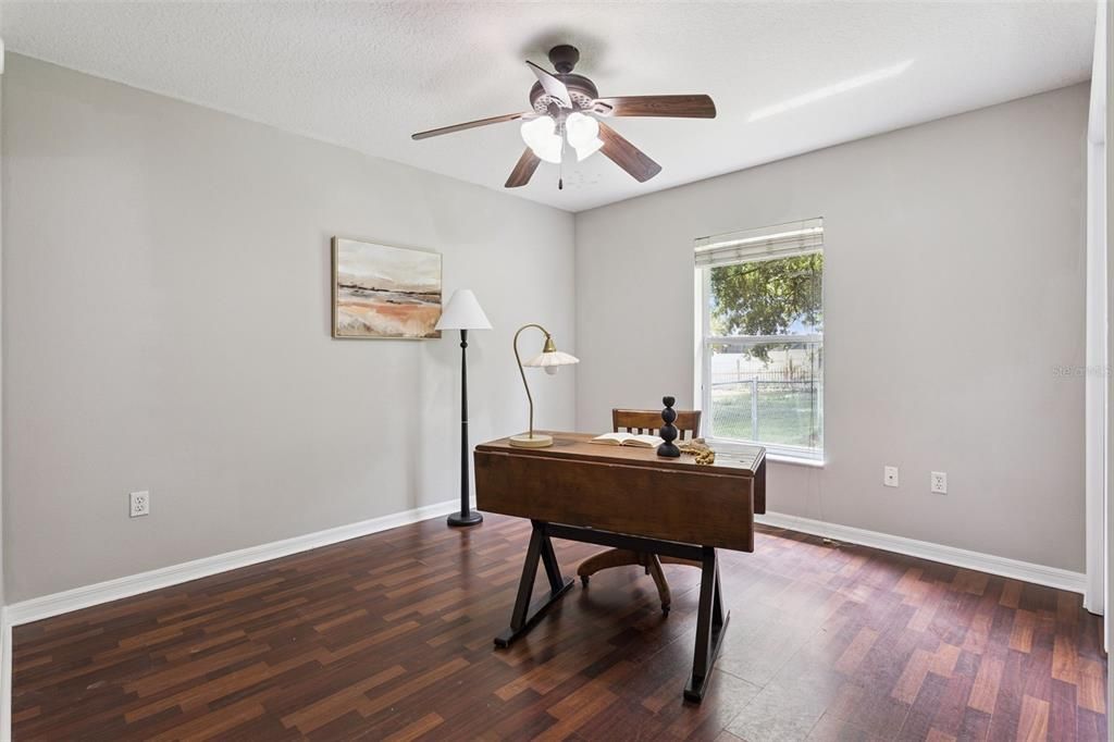 For Sale: $349,900 (3 beds, 2 baths, 1719 Square Feet)