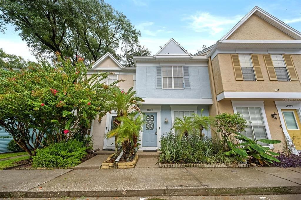 For Rent: $1,950 (2 beds, 2 baths, 1200 Square Feet)