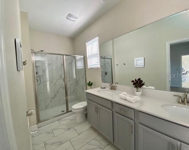 For Sale: $700,000 (5 beds, 5 baths, 2996 Square Feet)