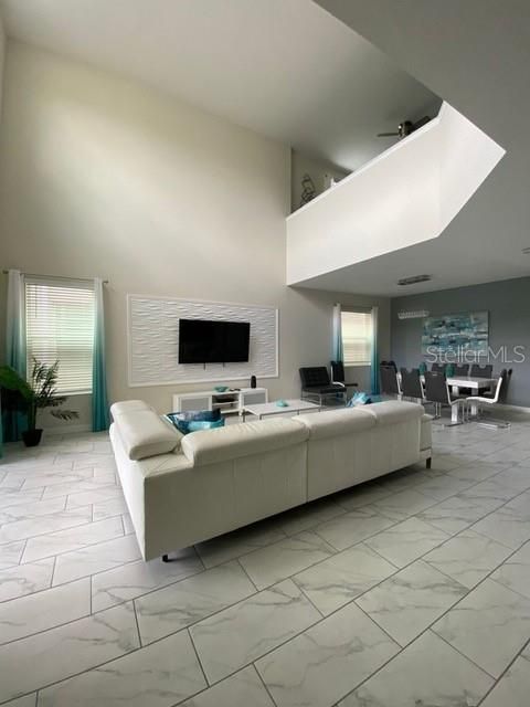 For Sale: $700,000 (5 beds, 5 baths, 2996 Square Feet)
