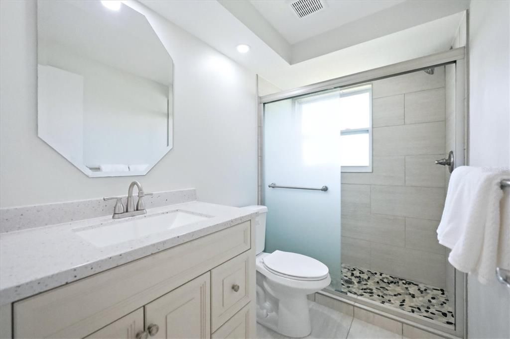 В аренду: $3,800 (2 спален, 2 ванн, 1200 Квадратных фут)