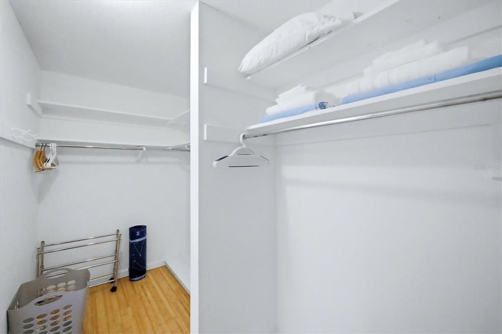 В аренду: $3,800 (2 спален, 2 ванн, 1200 Квадратных фут)