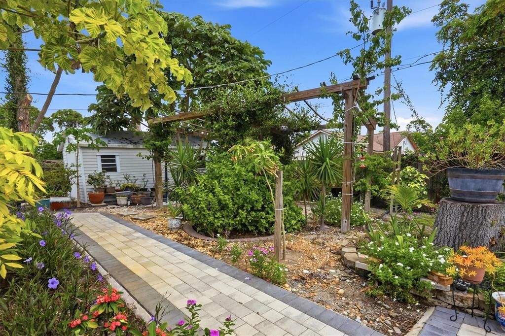 В аренду: $3,800 (2 спален, 2 ванн, 1200 Квадратных фут)