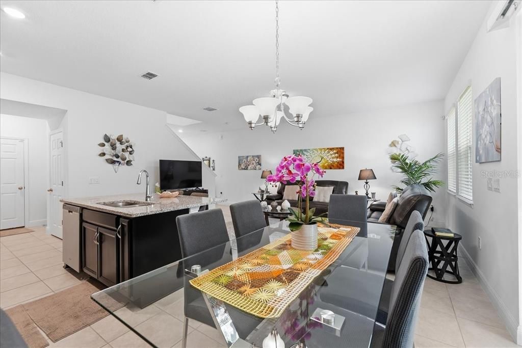 For Sale: $425,000 (3 beds, 2 baths, 1755 Square Feet)