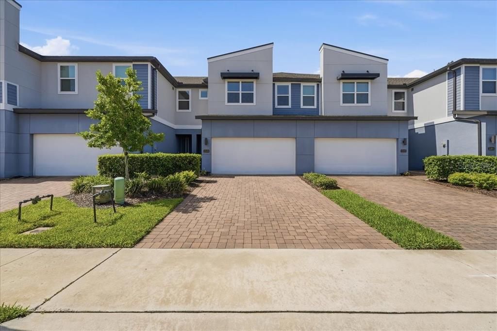 For Sale: $425,000 (3 beds, 2 baths, 1755 Square Feet)