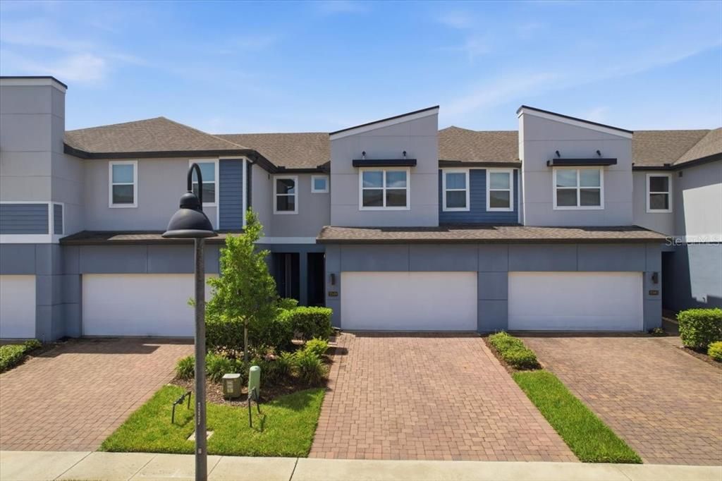 For Sale: $425,000 (3 beds, 2 baths, 1755 Square Feet)