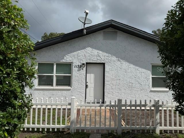 For Rent: $1,800 (2 beds, 1 baths, 750 Square Feet)