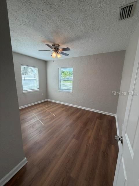 For Rent: $1,800 (2 beds, 1 baths, 750 Square Feet)