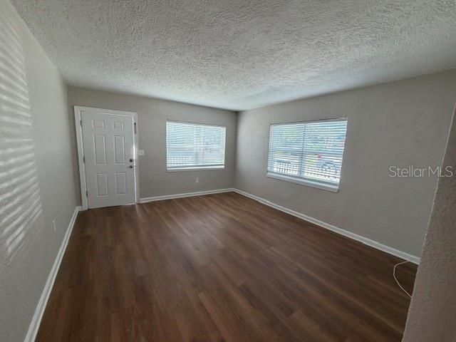 For Rent: $1,800 (2 beds, 1 baths, 750 Square Feet)