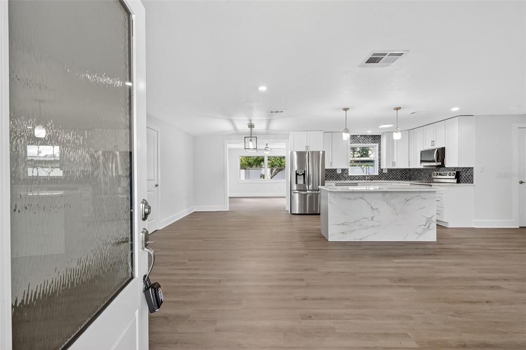 For Sale: $499,000 (3 beds, 2 baths, 1399 Square Feet)
