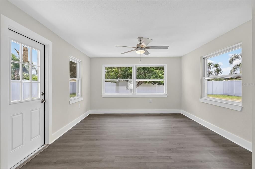 For Sale: $499,000 (3 beds, 2 baths, 1399 Square Feet)