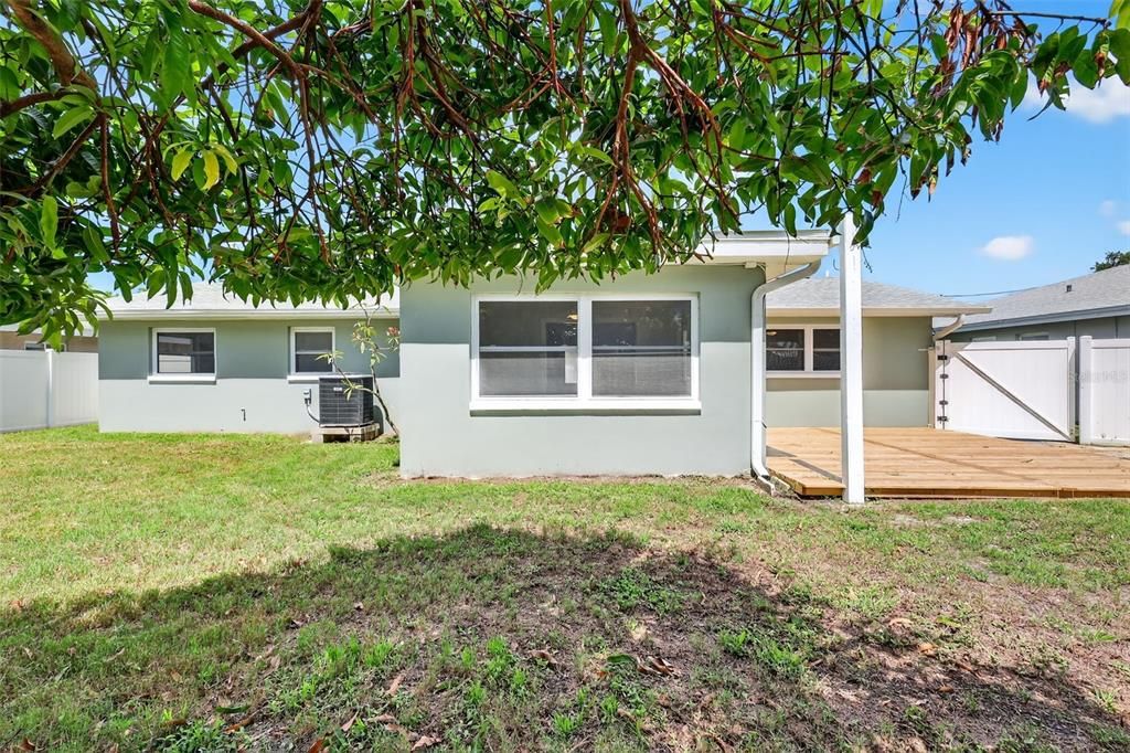 For Sale: $499,000 (3 beds, 2 baths, 1399 Square Feet)