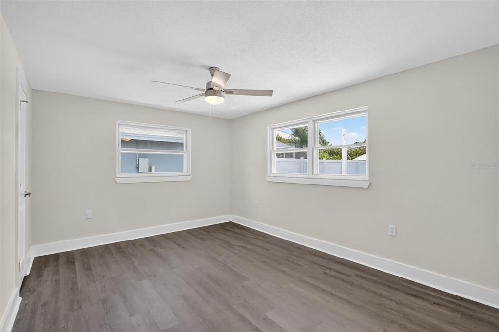 For Sale: $499,000 (3 beds, 2 baths, 1399 Square Feet)