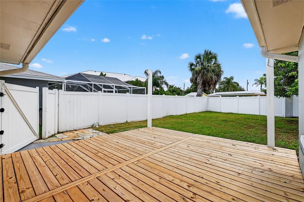 For Sale: $499,000 (3 beds, 2 baths, 1399 Square Feet)