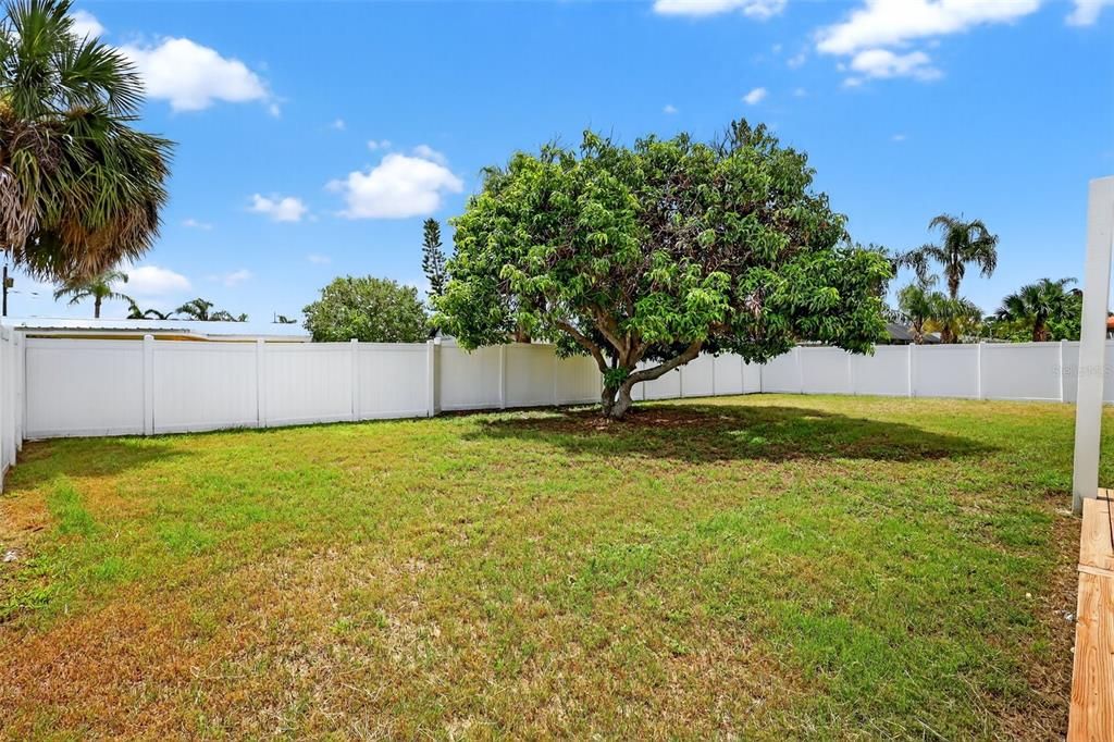 For Sale: $499,000 (3 beds, 2 baths, 1399 Square Feet)