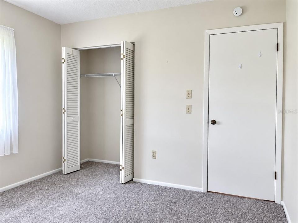 For Sale: $199,900 (2 beds, 2 baths, 994 Square Feet)