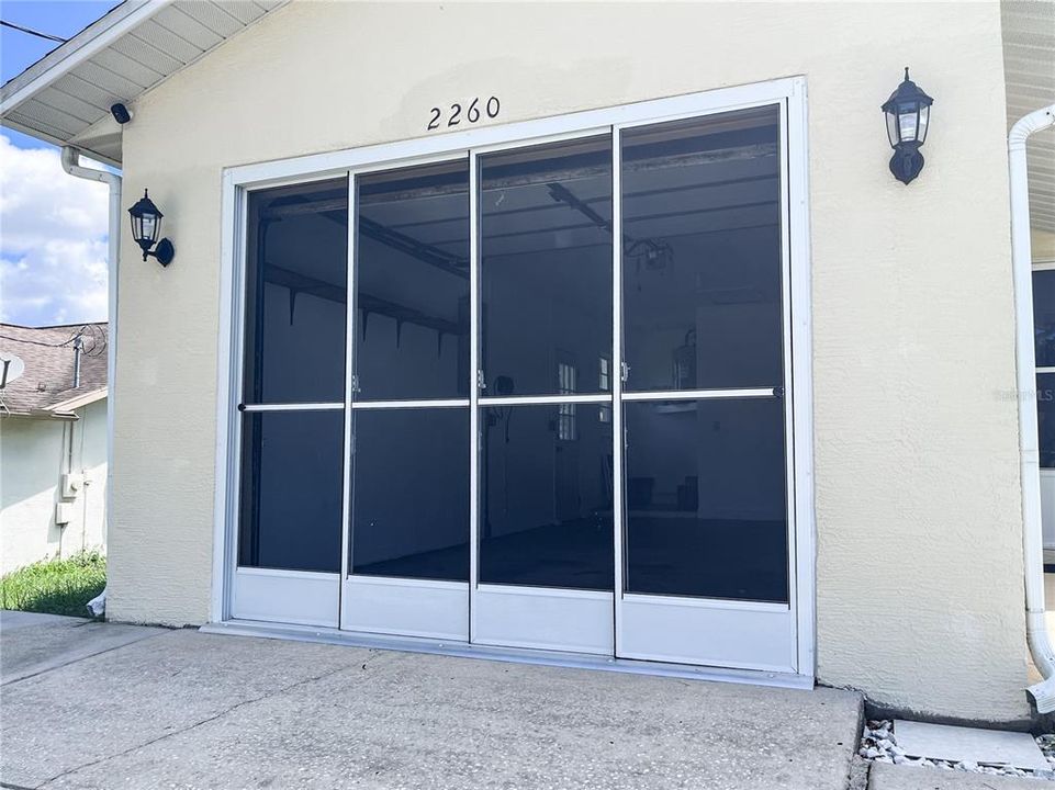 For Sale: $199,900 (2 beds, 2 baths, 994 Square Feet)