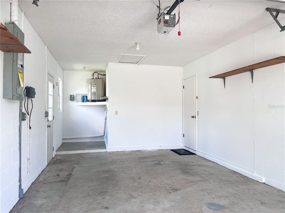 For Sale: $199,900 (2 beds, 2 baths, 994 Square Feet)