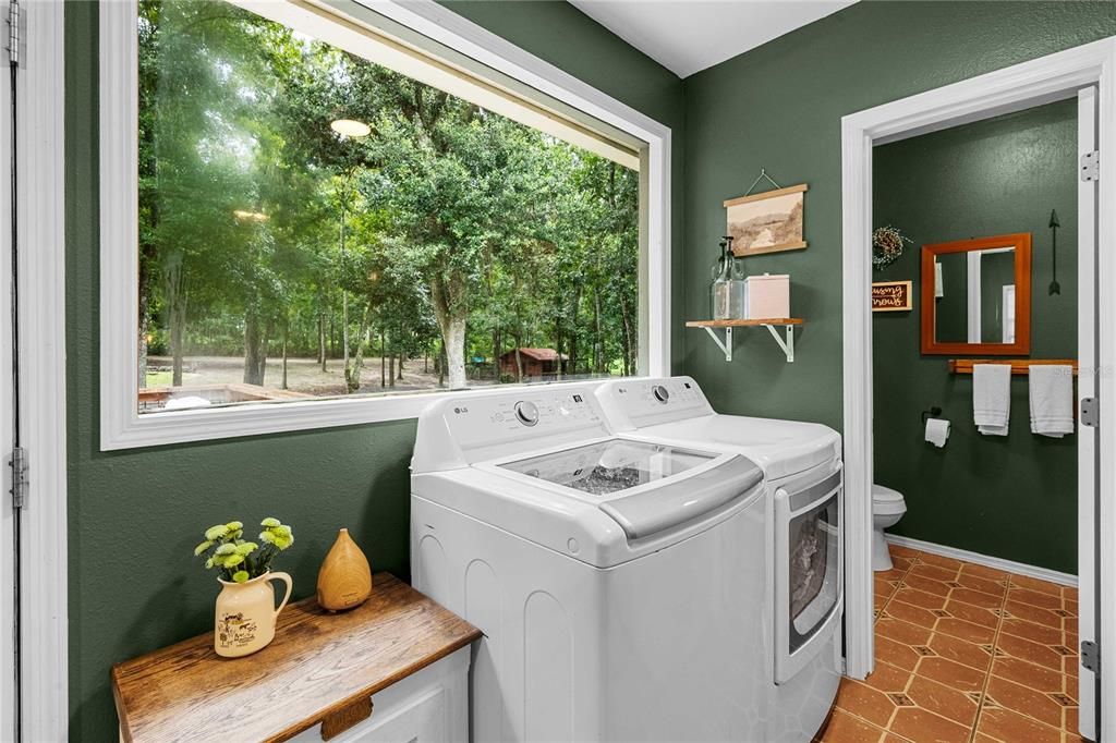 For Sale: $729,000 (5 beds, 3 baths, 2264 Square Feet)