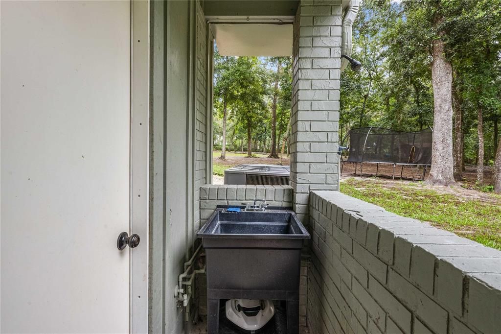 For Sale: $729,000 (5 beds, 3 baths, 2264 Square Feet)