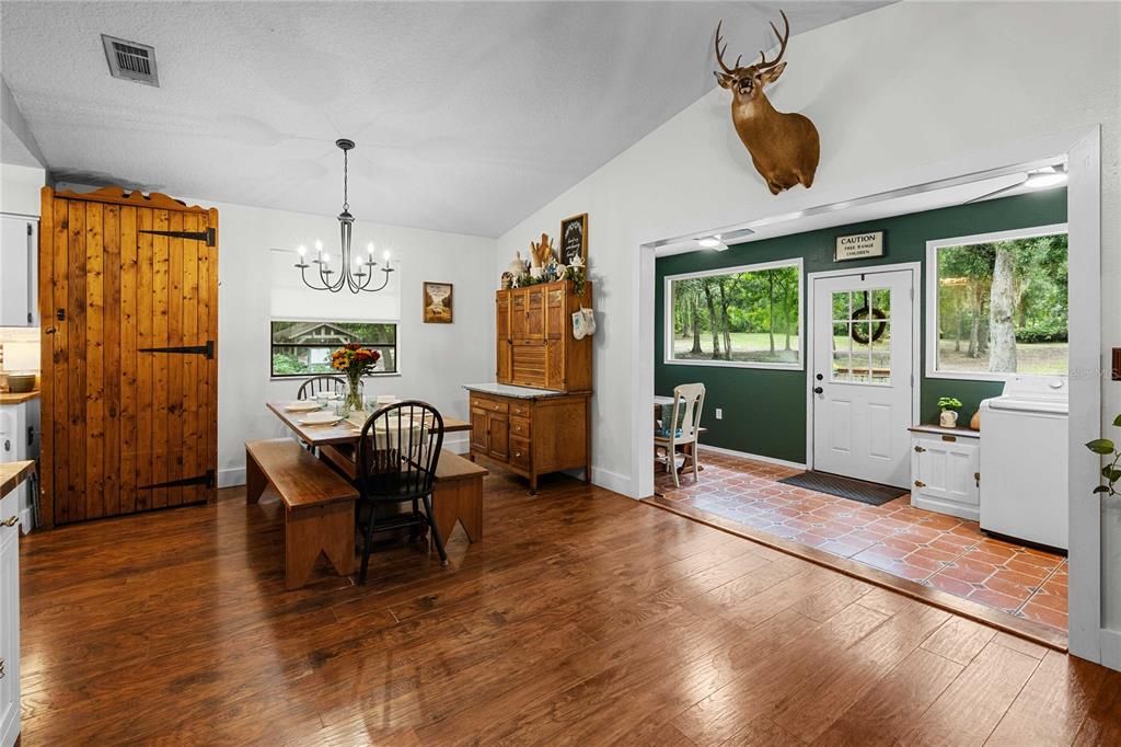 For Sale: $729,000 (5 beds, 3 baths, 2264 Square Feet)