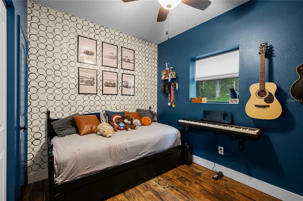 For Sale: $729,000 (5 beds, 3 baths, 2264 Square Feet)
