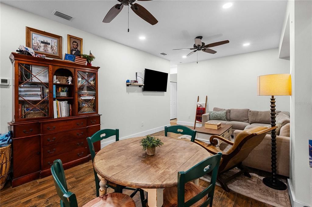 For Sale: $729,000 (5 beds, 3 baths, 2264 Square Feet)