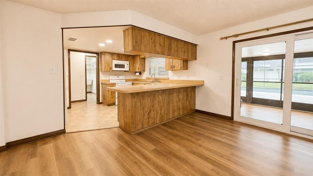 На продажу: $374,900 (3 спален, 2 ванн, 1626 Квадратных фут)