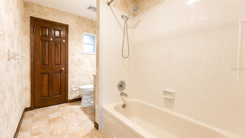 На продажу: $374,900 (3 спален, 2 ванн, 1626 Квадратных фут)