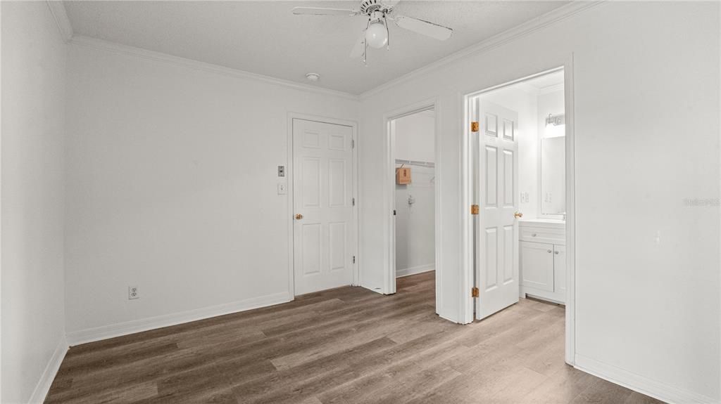 For Sale: $136,999 (2 beds, 2 baths, 800 Square Feet)