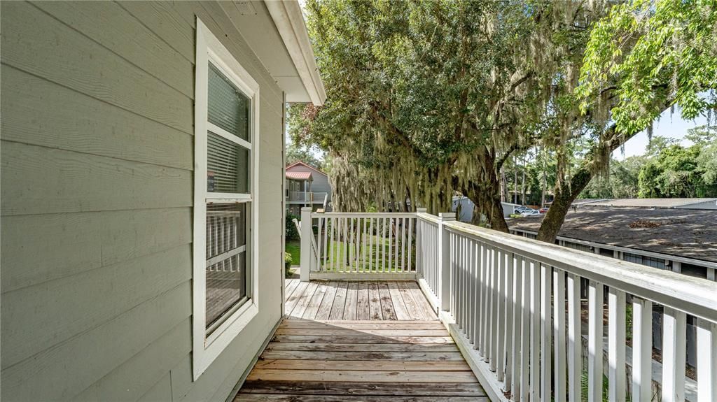 For Sale: $136,999 (2 beds, 2 baths, 800 Square Feet)