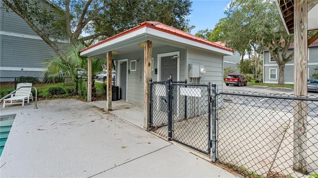 For Sale: $136,999 (2 beds, 2 baths, 800 Square Feet)