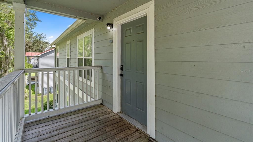For Sale: $136,999 (2 beds, 2 baths, 800 Square Feet)