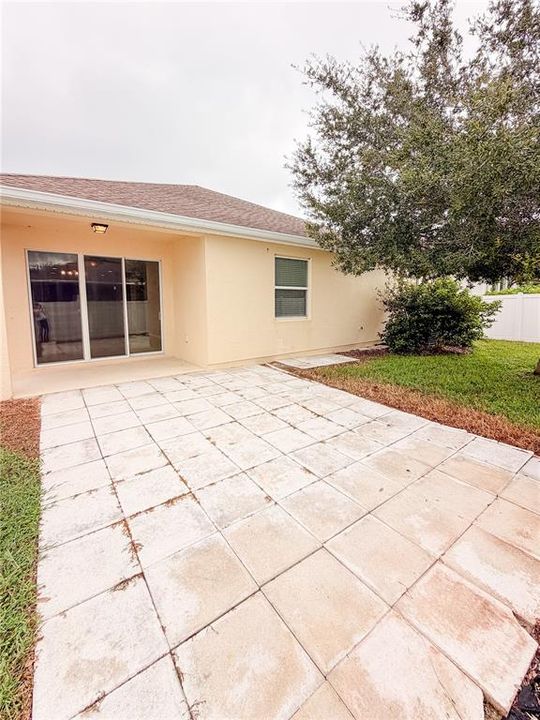 For Sale: $390,000 (3 beds, 2 baths, 2046 Square Feet)