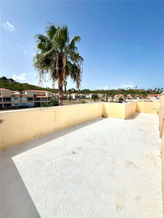 For Sale: $465,000 (3 beds, 2 baths, 1637.95 Square Feet)