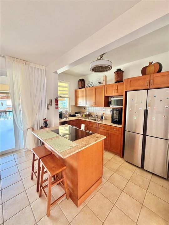 For Sale: $465,000 (3 beds, 2 baths, 1637.95 Square Feet)