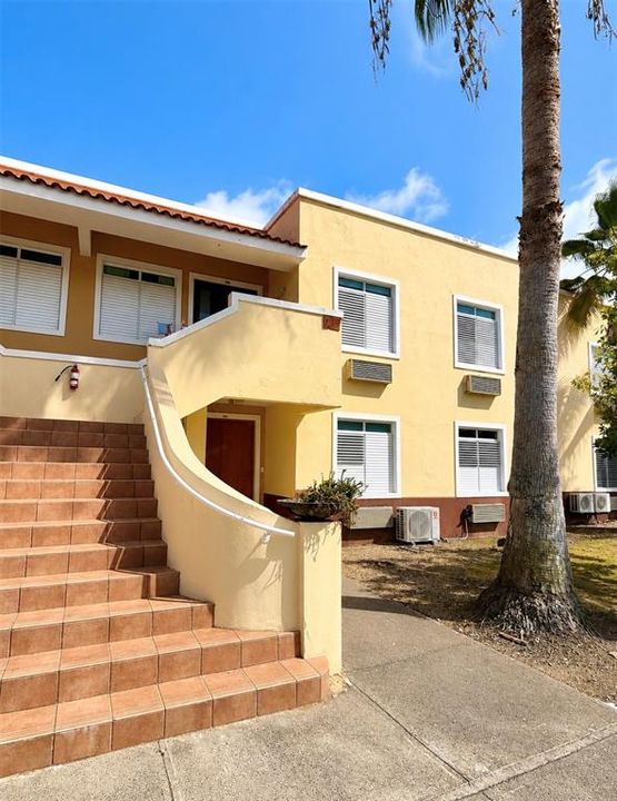 For Sale: $465,000 (3 beds, 2 baths, 1637.95 Square Feet)