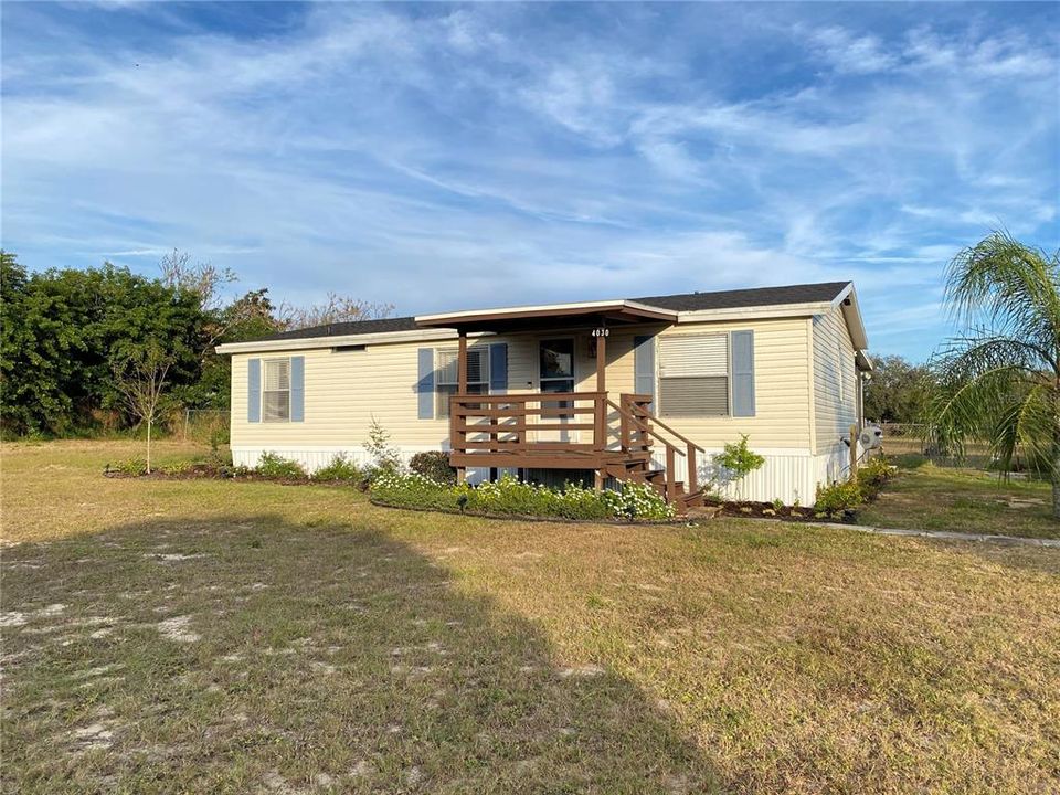 For Sale: $275,000 (3 beds, 2 baths, 960 Square Feet)