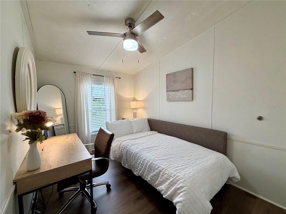 For Sale: $275,000 (3 beds, 2 baths, 960 Square Feet)