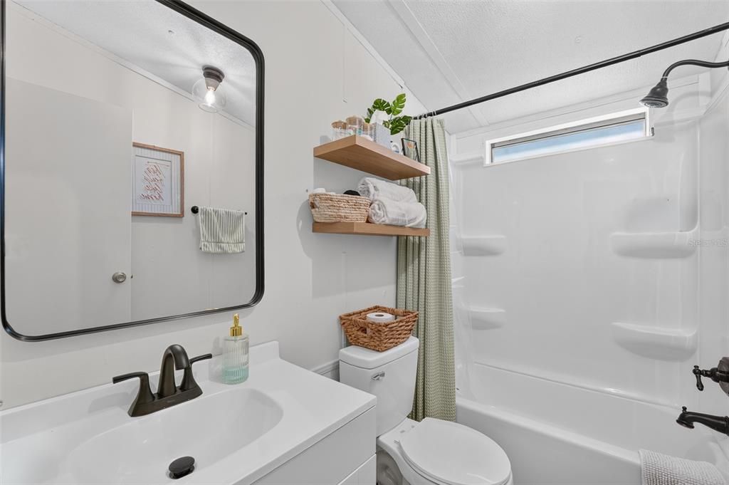 En Venta: $245,000 (3 camas, 2 baños, 960 Pies cuadrados)