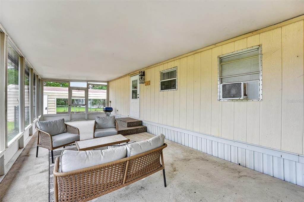 En Venta: $245,000 (3 camas, 2 baños, 960 Pies cuadrados)