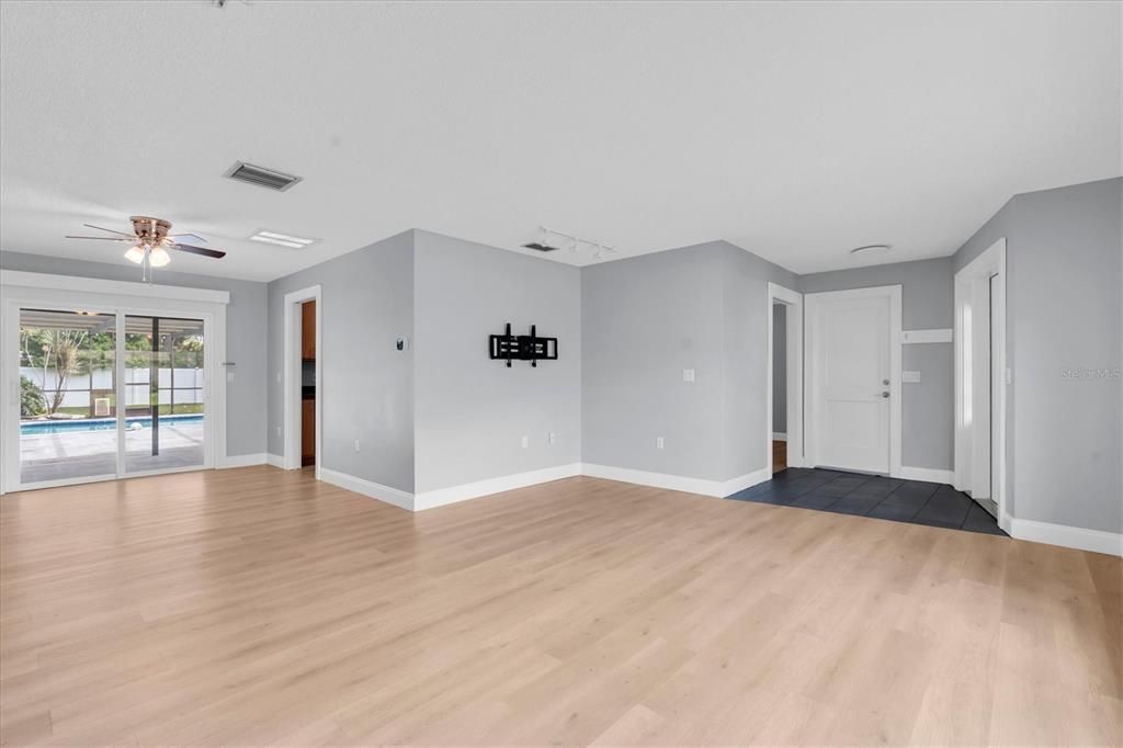 For Sale: $624,999 (3 beds, 2 baths, 1622 Square Feet)