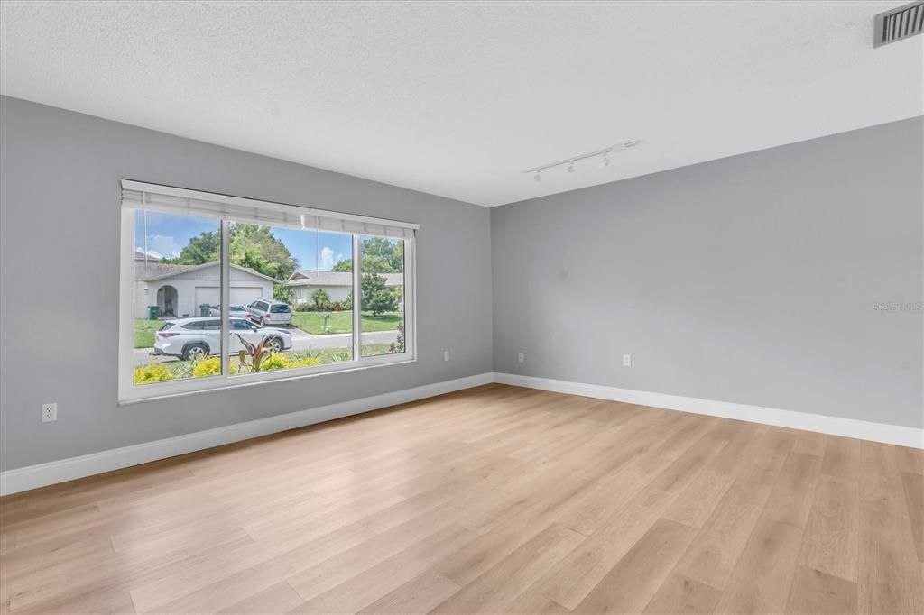 For Sale: $624,999 (3 beds, 2 baths, 1622 Square Feet)