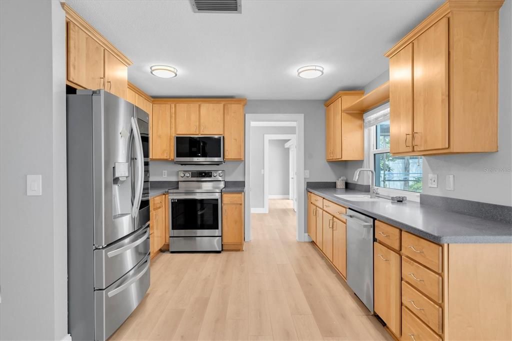 For Sale: $624,999 (3 beds, 2 baths, 1622 Square Feet)