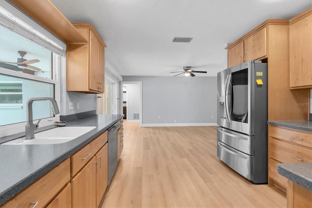 For Sale: $624,999 (3 beds, 2 baths, 1622 Square Feet)