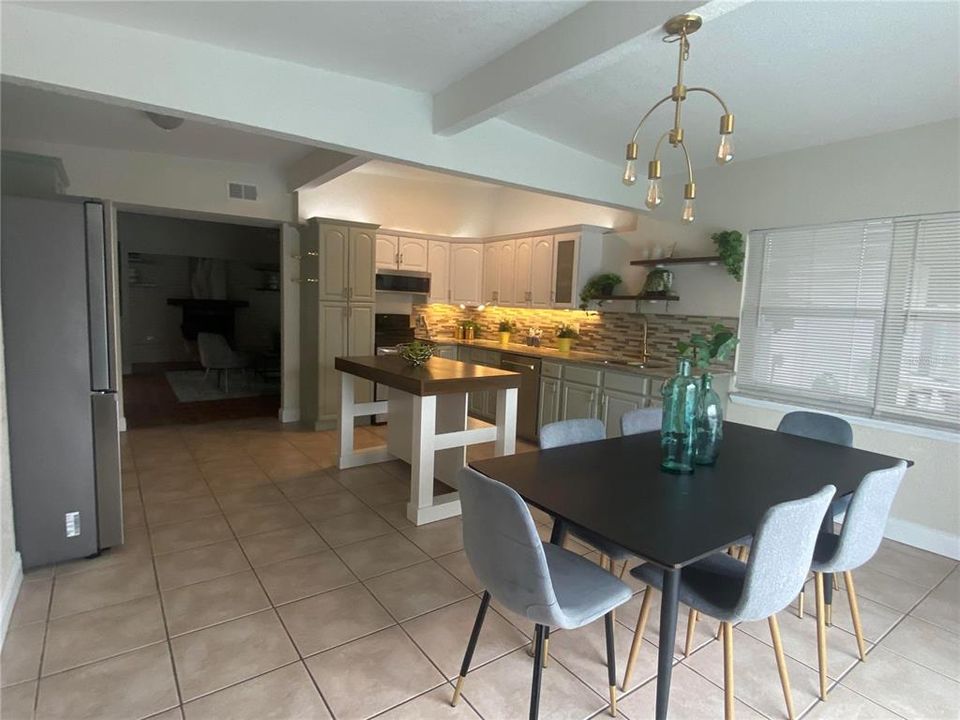 For Sale: $340,000 (3 beds, 2 baths, 1509 Square Feet)