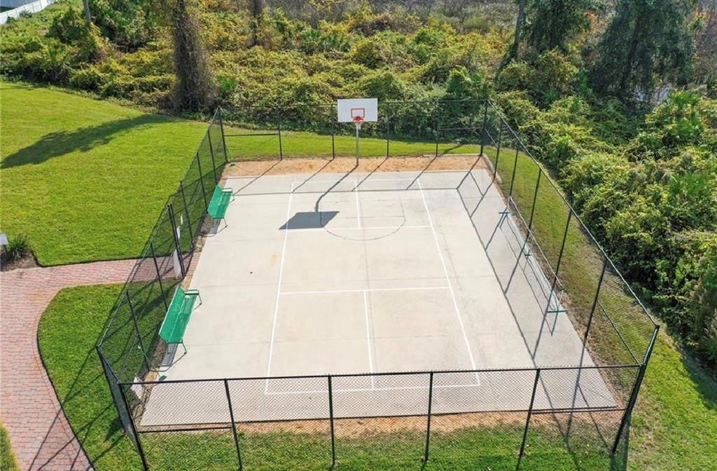 En Renta: $2,400 (4 camas, 2 baños, 1801 Pies cuadrados)