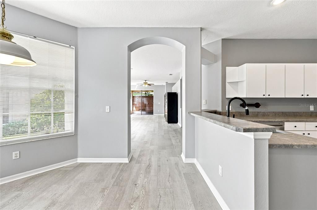 For Sale: $295,000 (2 beds, 2 baths, 1552 Square Feet)